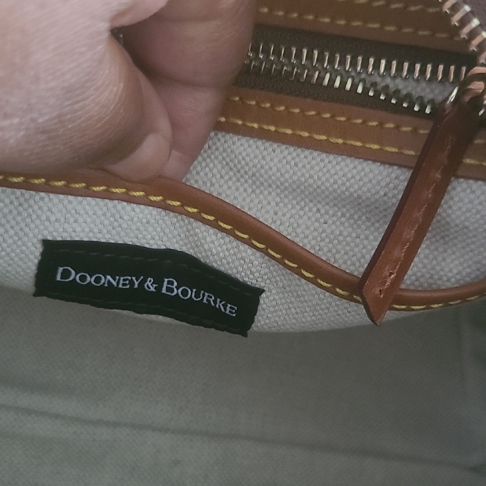 Dooney & Bourke Leather Barrel Satchel Handbag in Brown 10Wx7H With Dust Cover - Picture 6 of 9